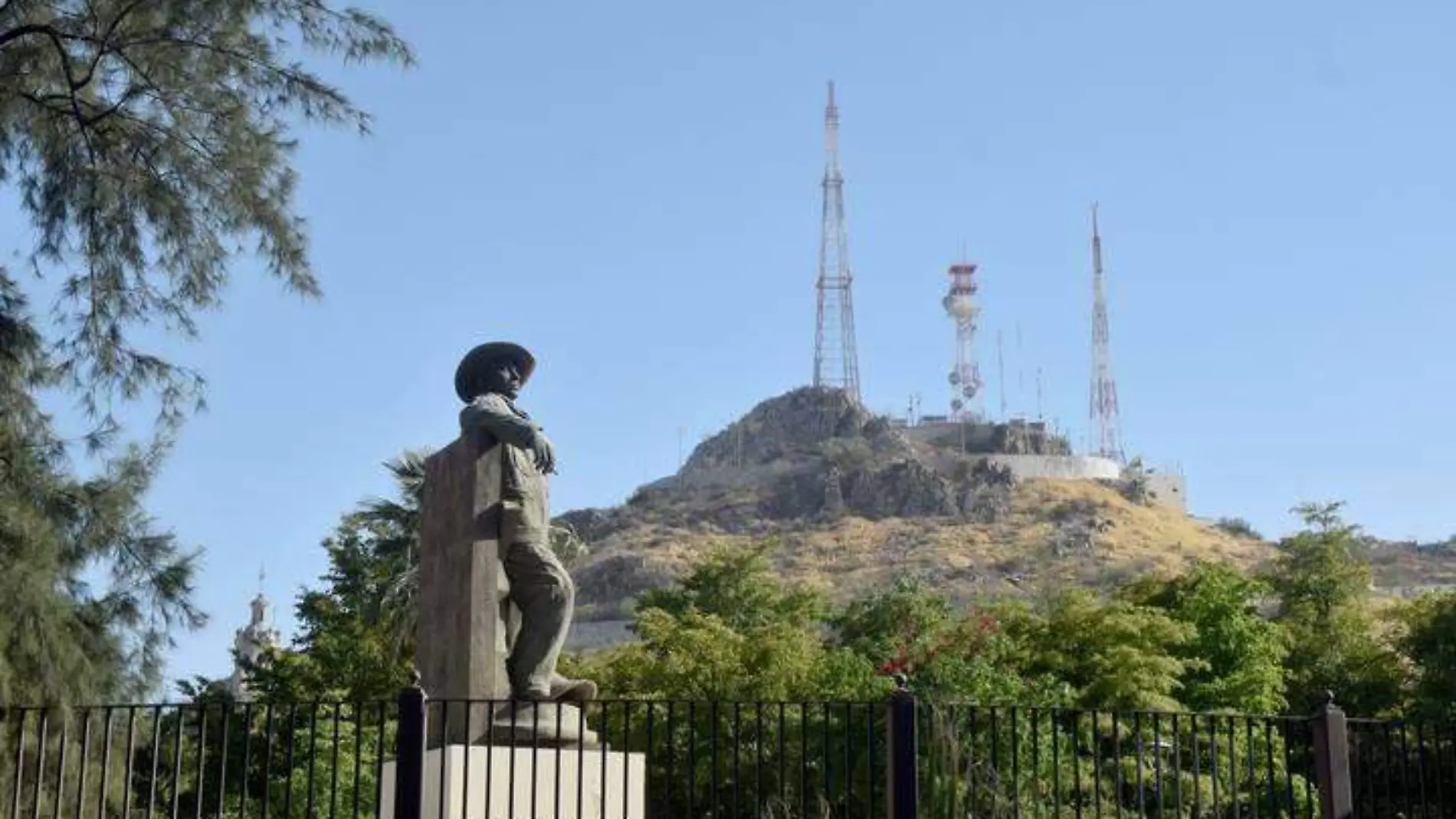 Monumento a Jesús garcía en Hermosillo